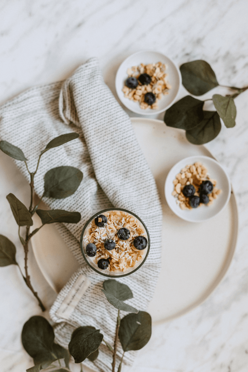 Blueberry-topped porridge and plants.